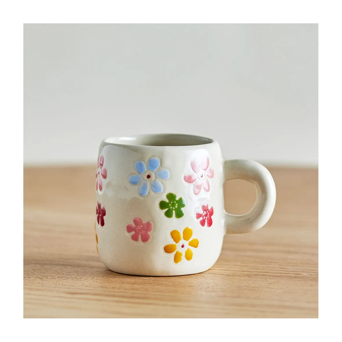Kop med hank "Millie" - multi flowers creme
