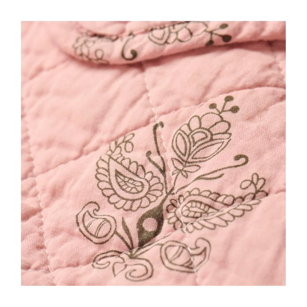 Quilt tæppe - lyserødt med gråt mønster